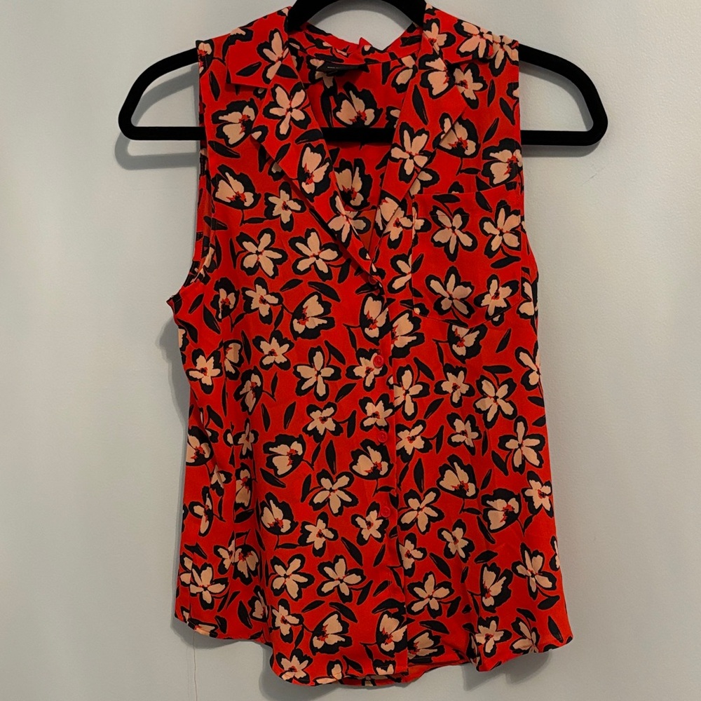 Who What Wear Vibrant Red Floral Sleeveless Blouse